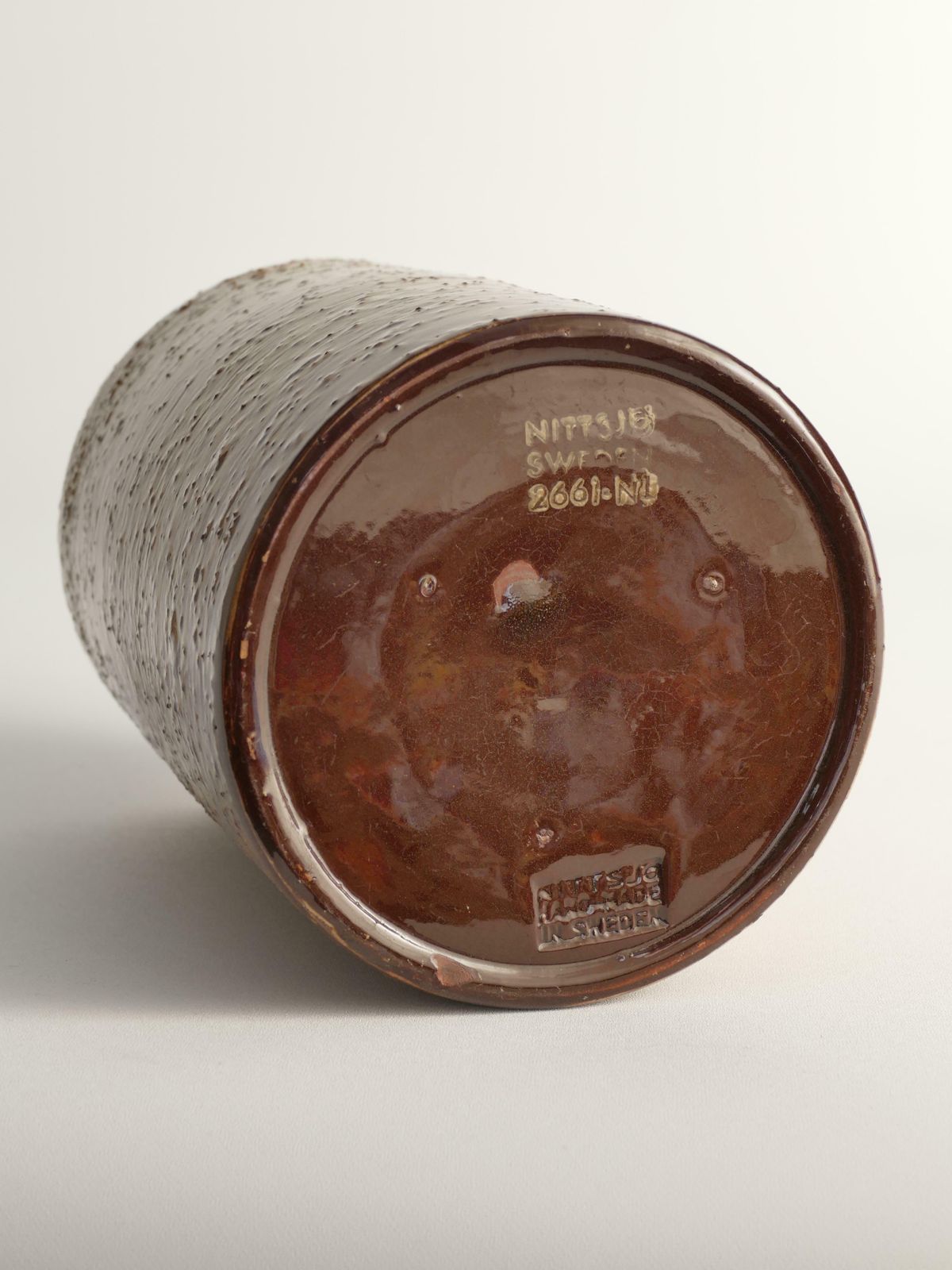 Scandinavian Modern Brown Cylindrical Vase, Jerk Werkmäster, Nittsjö Sweden 1960 photo vinterior