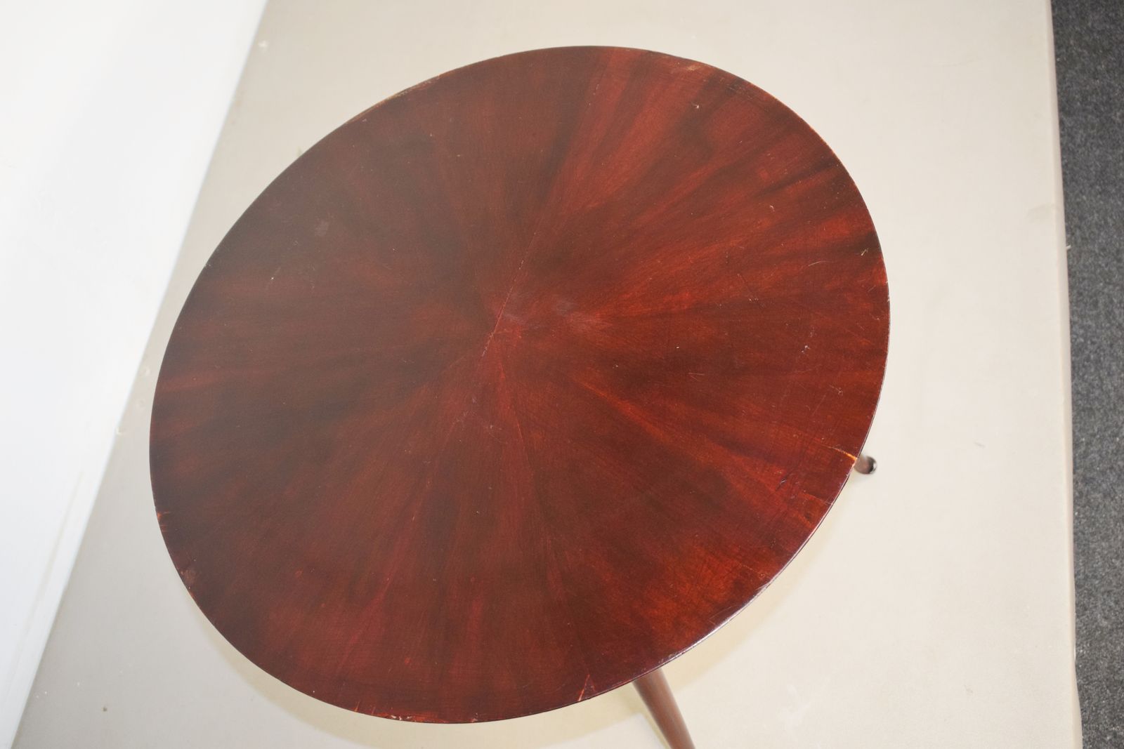 Tavolino Circolare In Legno, Italia, Anni '50 photo Furniture