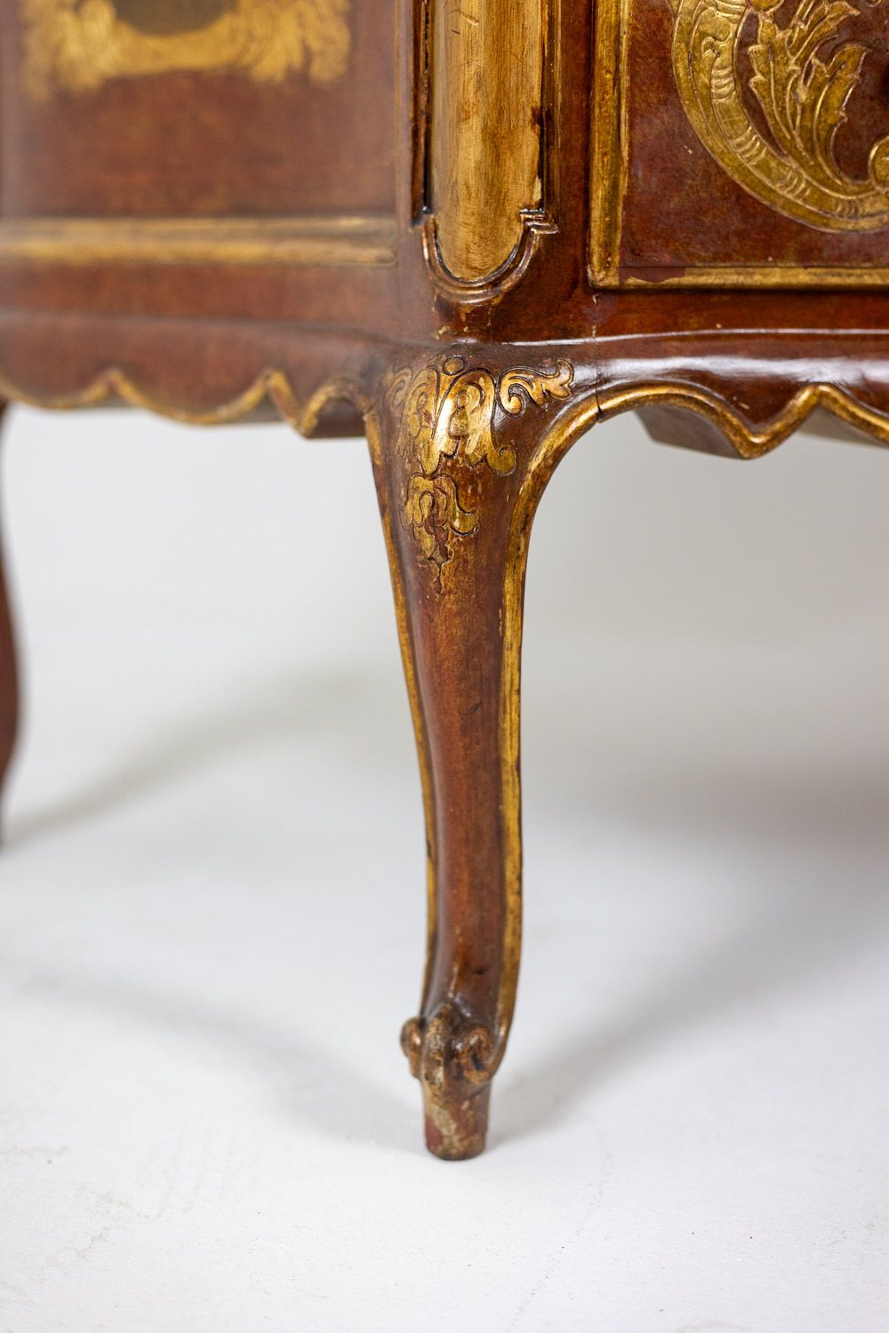 photo vinterior Venetian Louis XV Style Chest Of Drawers. 1950s. Ls5492709h