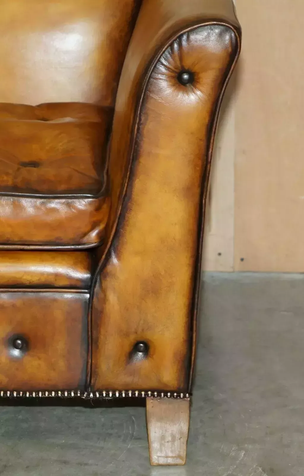 photo furniture Pair Of Brand New Custom Mulberry London Brown Leather Chesterfield Armchairs