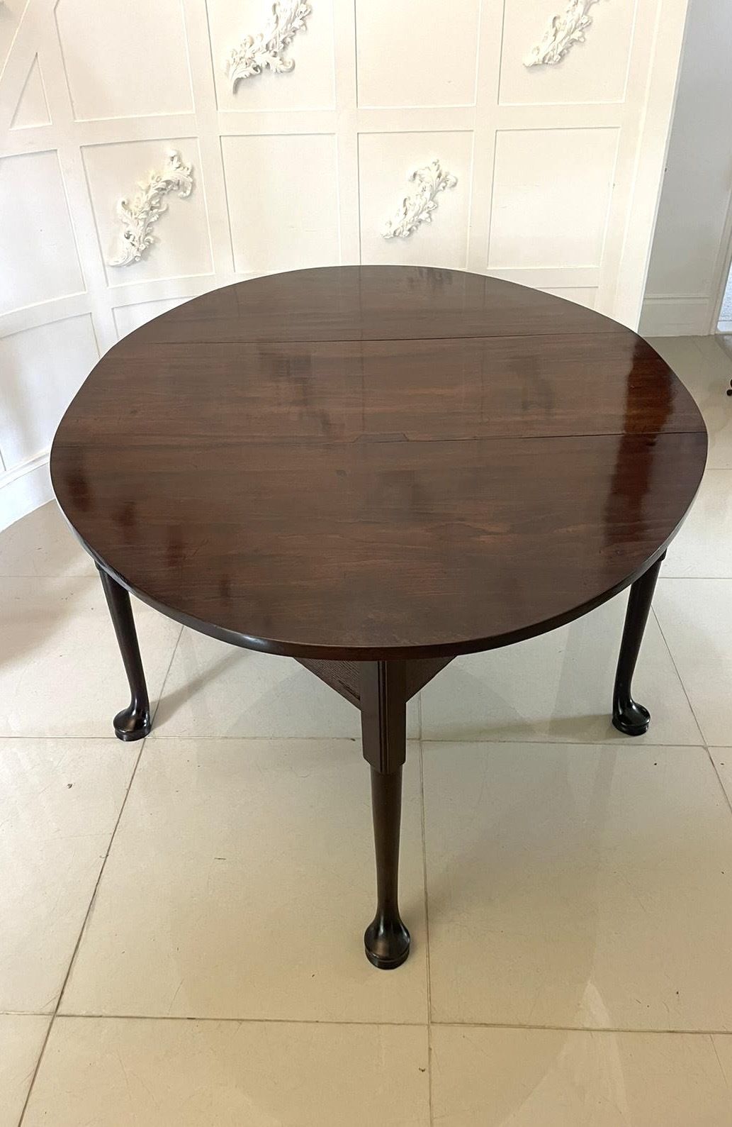 Outstanding Quality Large Unusual Antique 18th Century Mahogany Dining Table photo for sale
