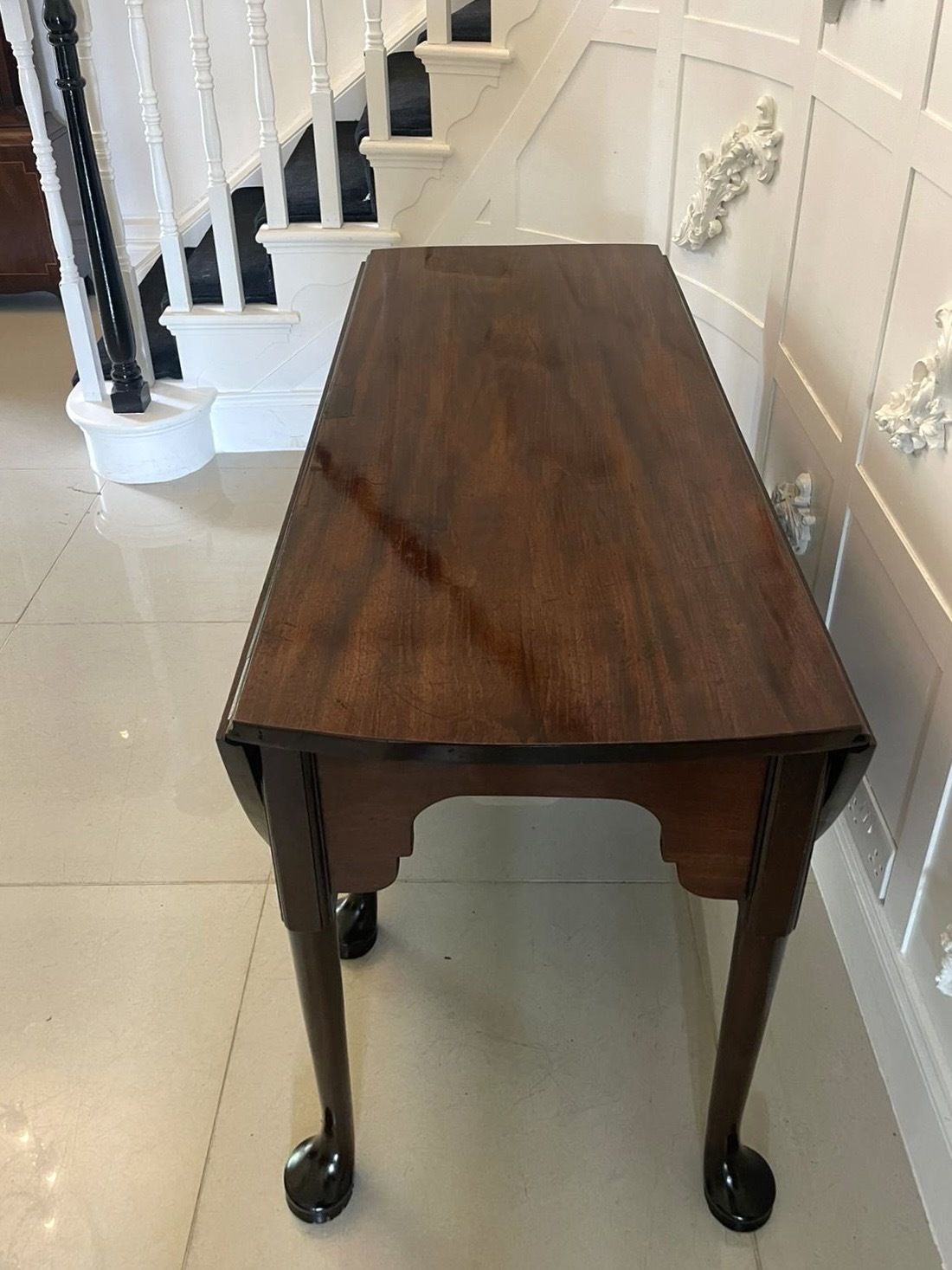 photo vintage Outstanding Quality Large Unusual Antique 18th Century Mahogany Dining Table