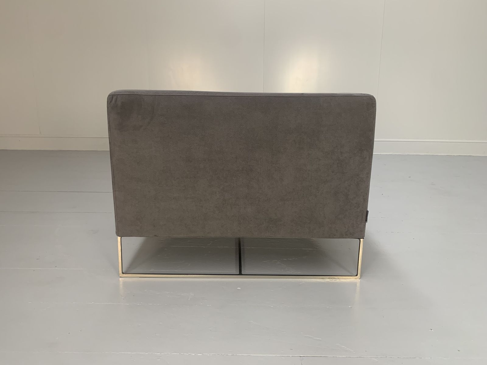Minotti “Klee” Armchair – In Grey Alcantara photo 1000.0