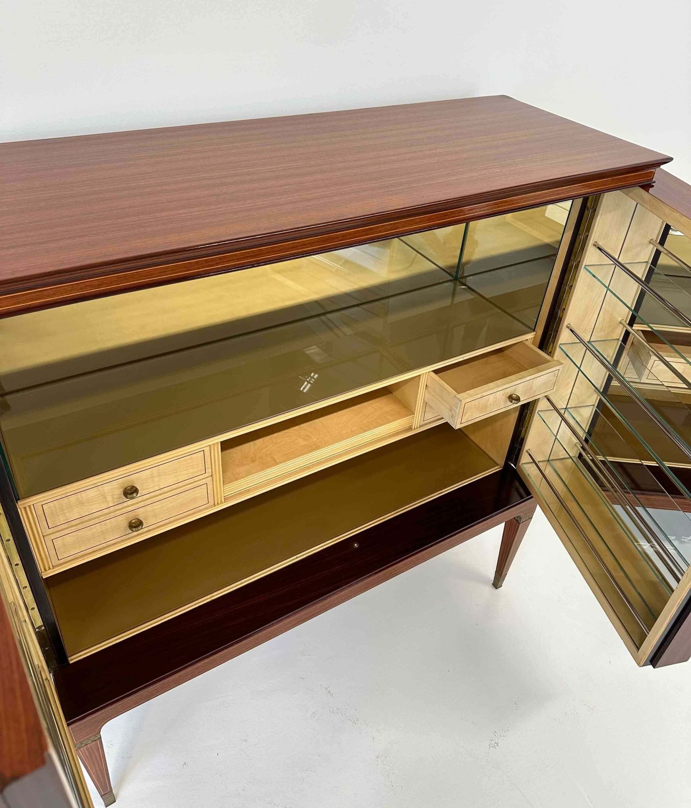 photo vintage Italian Art Deco Teak And Inlays Bar Cabinet By Paolo Buffa, 1950s