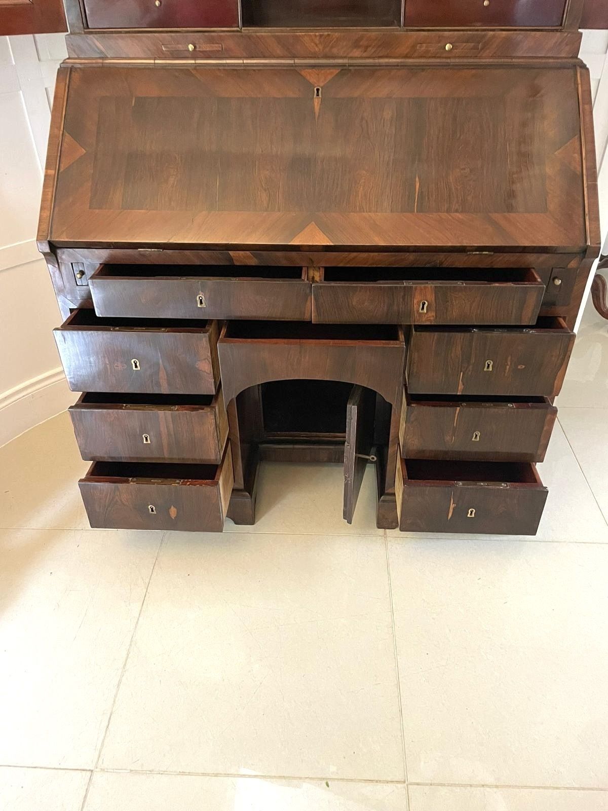 photo vinterior Antique 18th Century Rosewood Bureau Bookcase