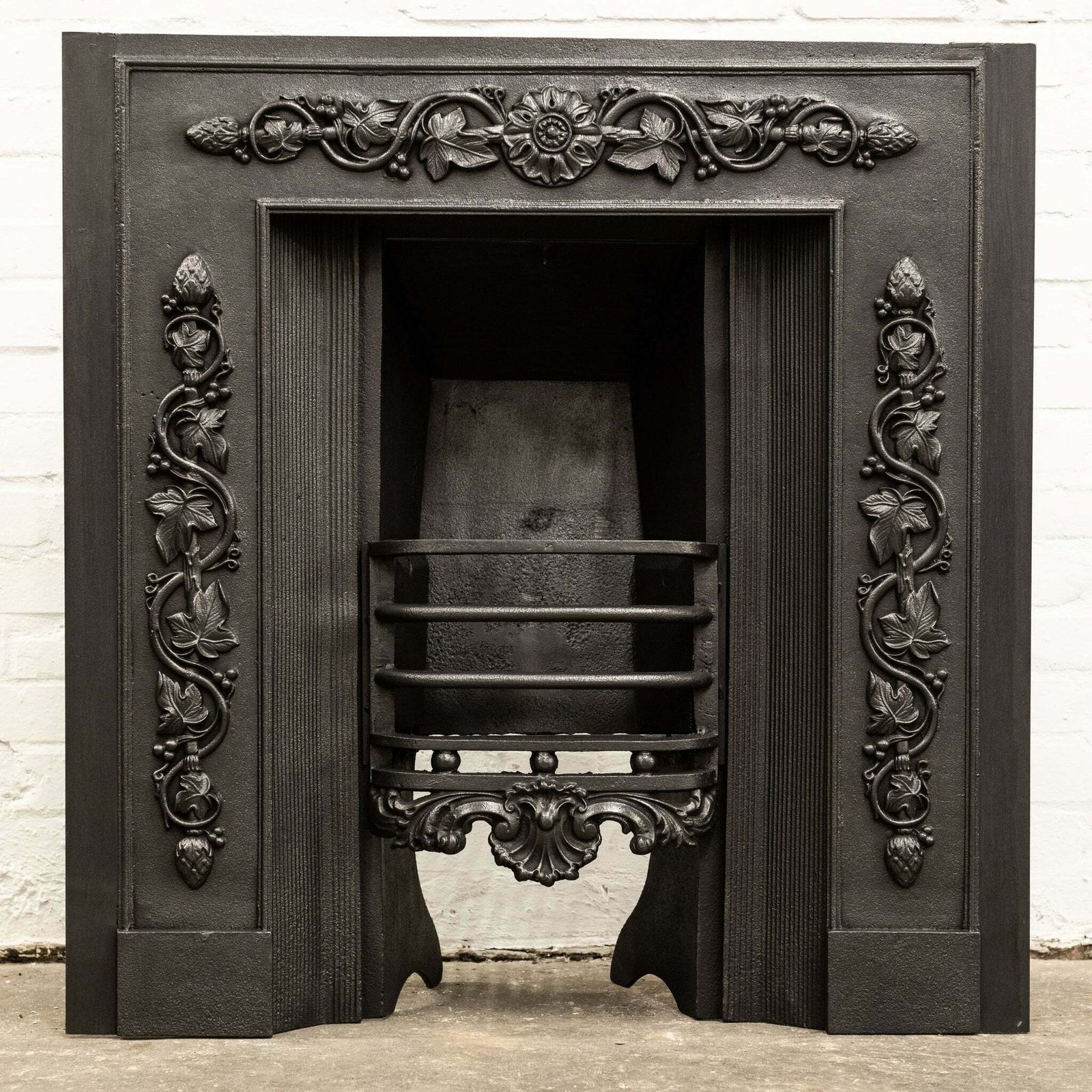 Antique Ornate Georgian Cast Iron Hob Grate photo for sale