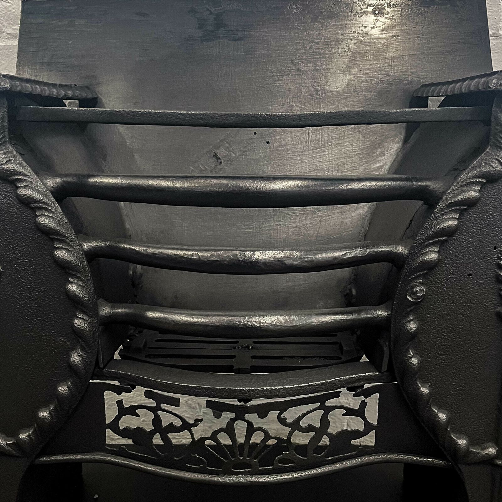 Mid 19th Century Victorian Gothic Revival Hob Grate photo for sale