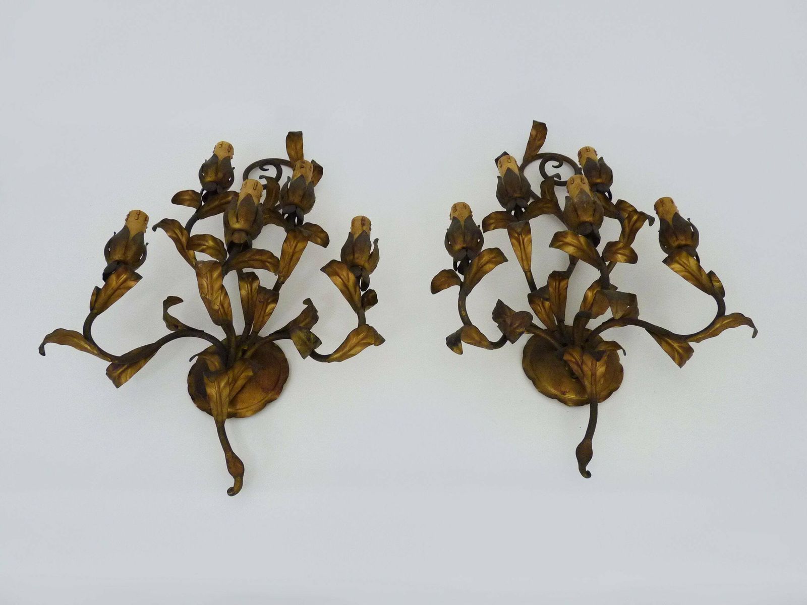 Magnificent Pair Of Vintage Italian Wall Lights In Gilded Metal, Glass Pendants. photo 871.0