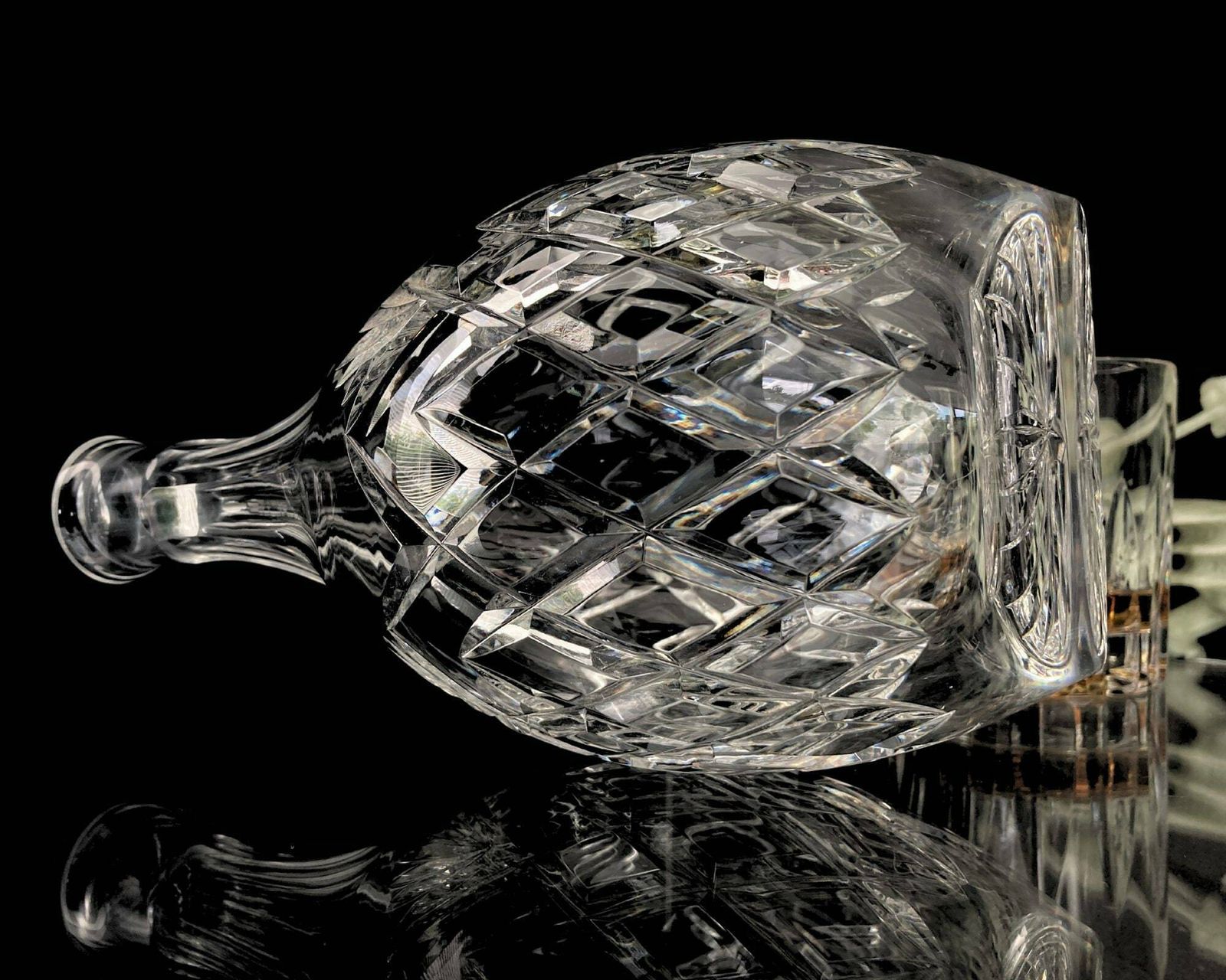 Kristallen Whiskykaraf | 1 Stuk | Facetgeslepen, Diamantsneden En Stervormige Voet photo buy