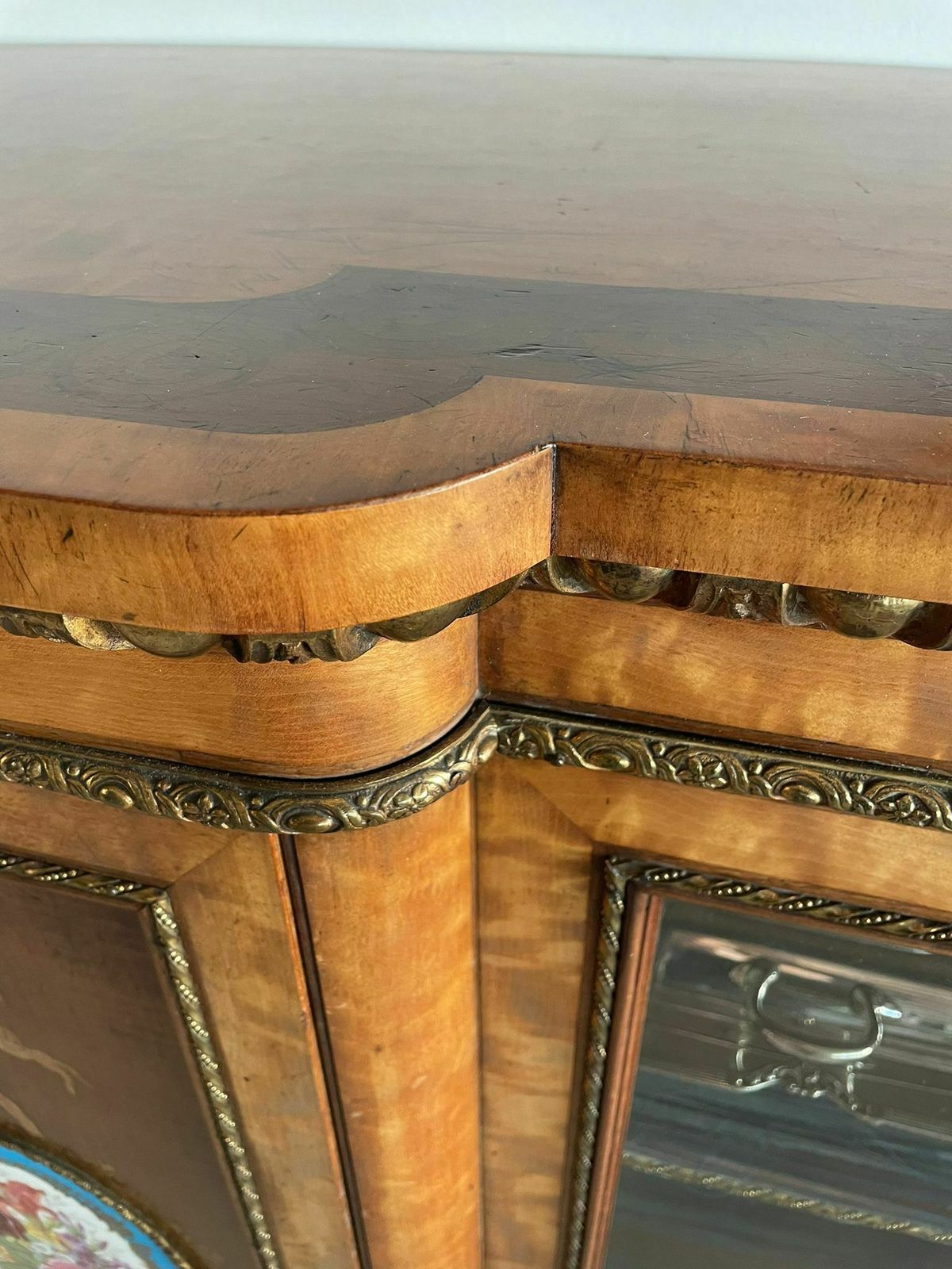 Magnificent Exhibition Quality Antique Extra Large Satinwood Inlaid And Ormolu Mounted Credenza photo vinterior