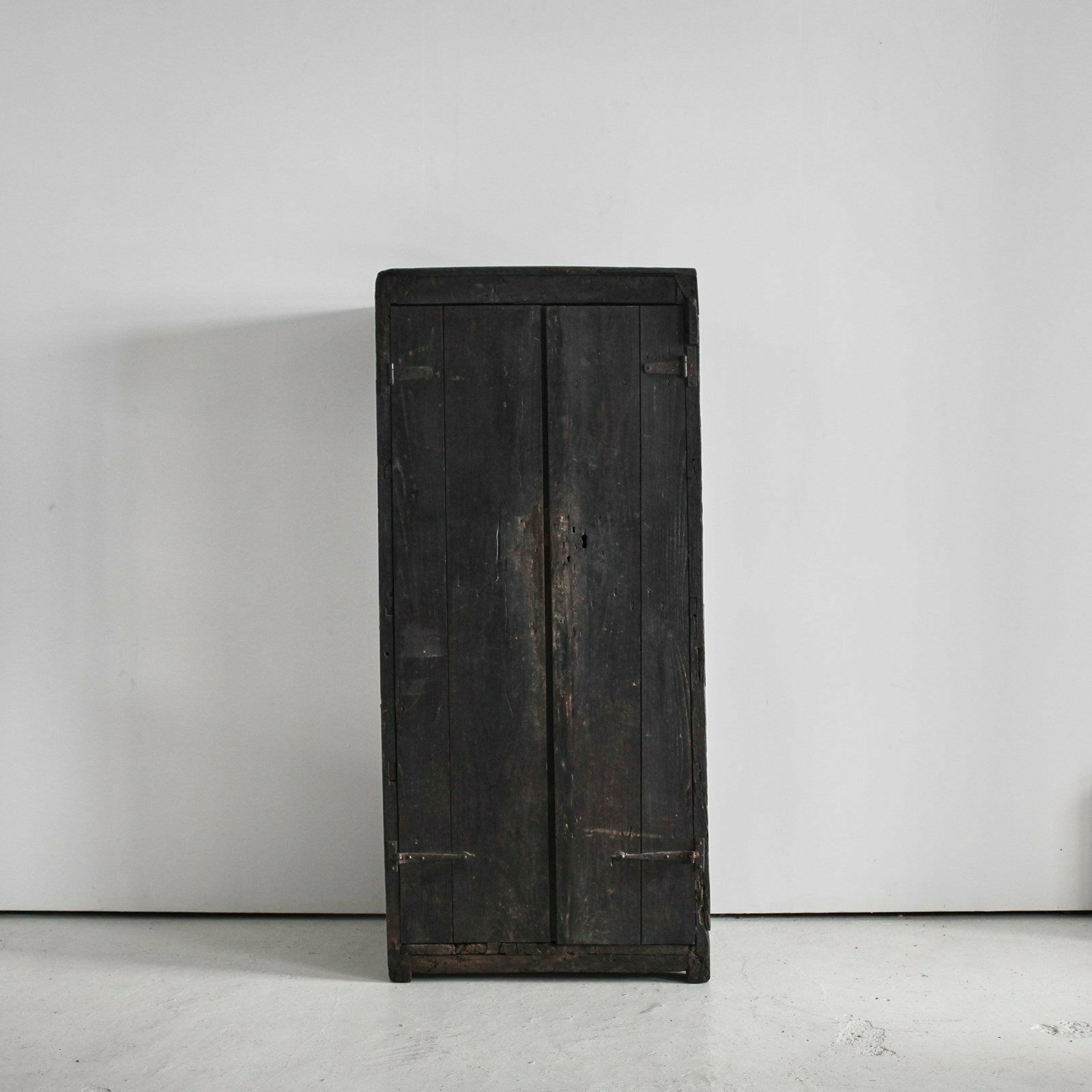 Xxl 17th C. Portuguese Mountain Cupboard In Blackened Chestnut photo furniture