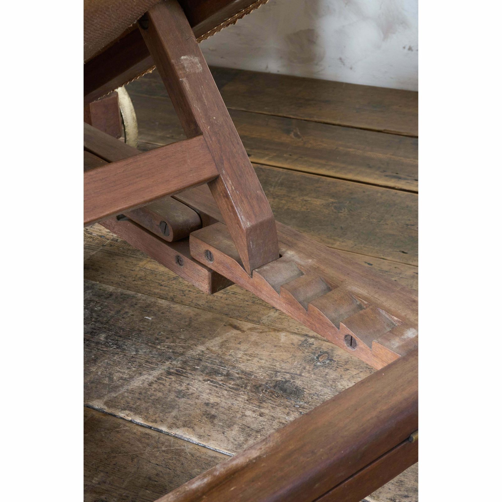 photo furniture Antique Reclining Armchair By Foot And Son