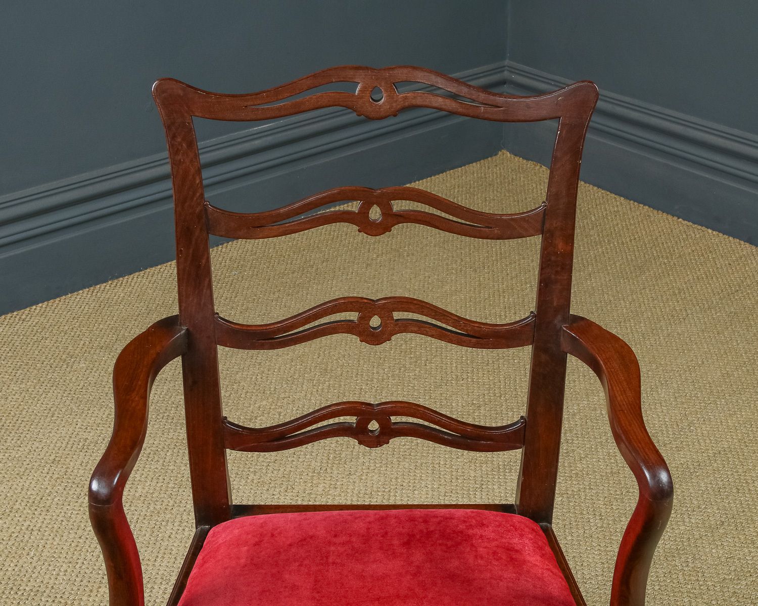 photo vintage English Georgian Chippendale Ribbon Back Mahogany Dining  / Occasional Armchair / Carver Chair (Circa 1800)