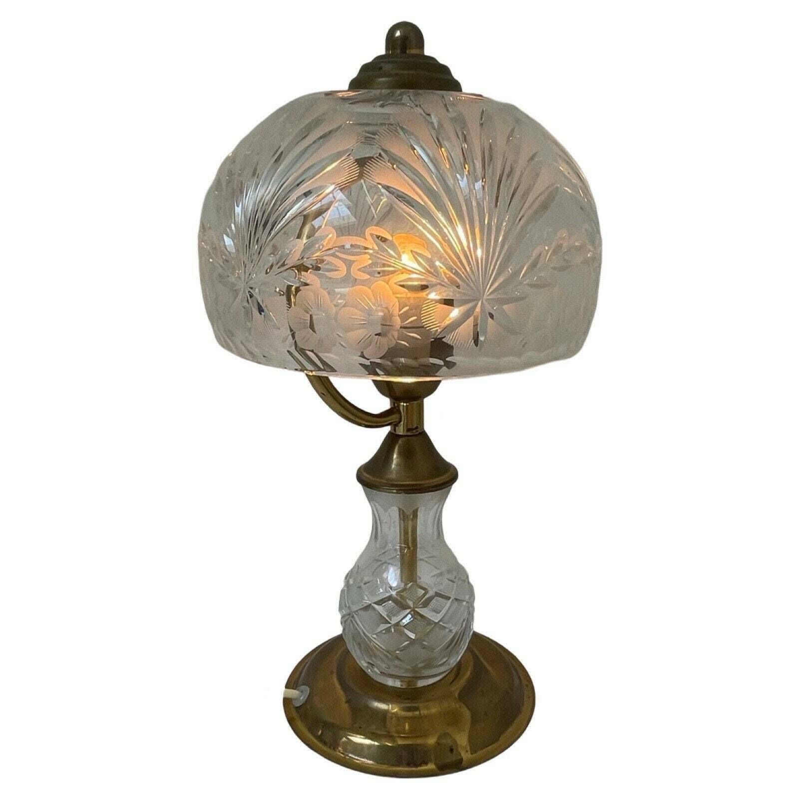 Vintage / Hollywood Regency   Crystal Glass Table Lamp With Brass Base   In Great Condition photo furniture