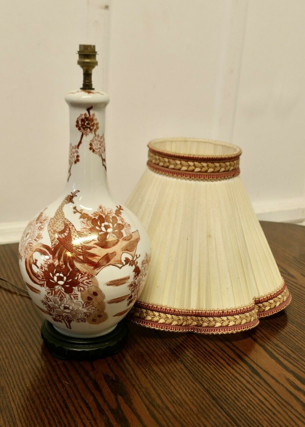 photo furniture Large Famille Rose Dragon Vase Lamp, Classic Oriental Chintz