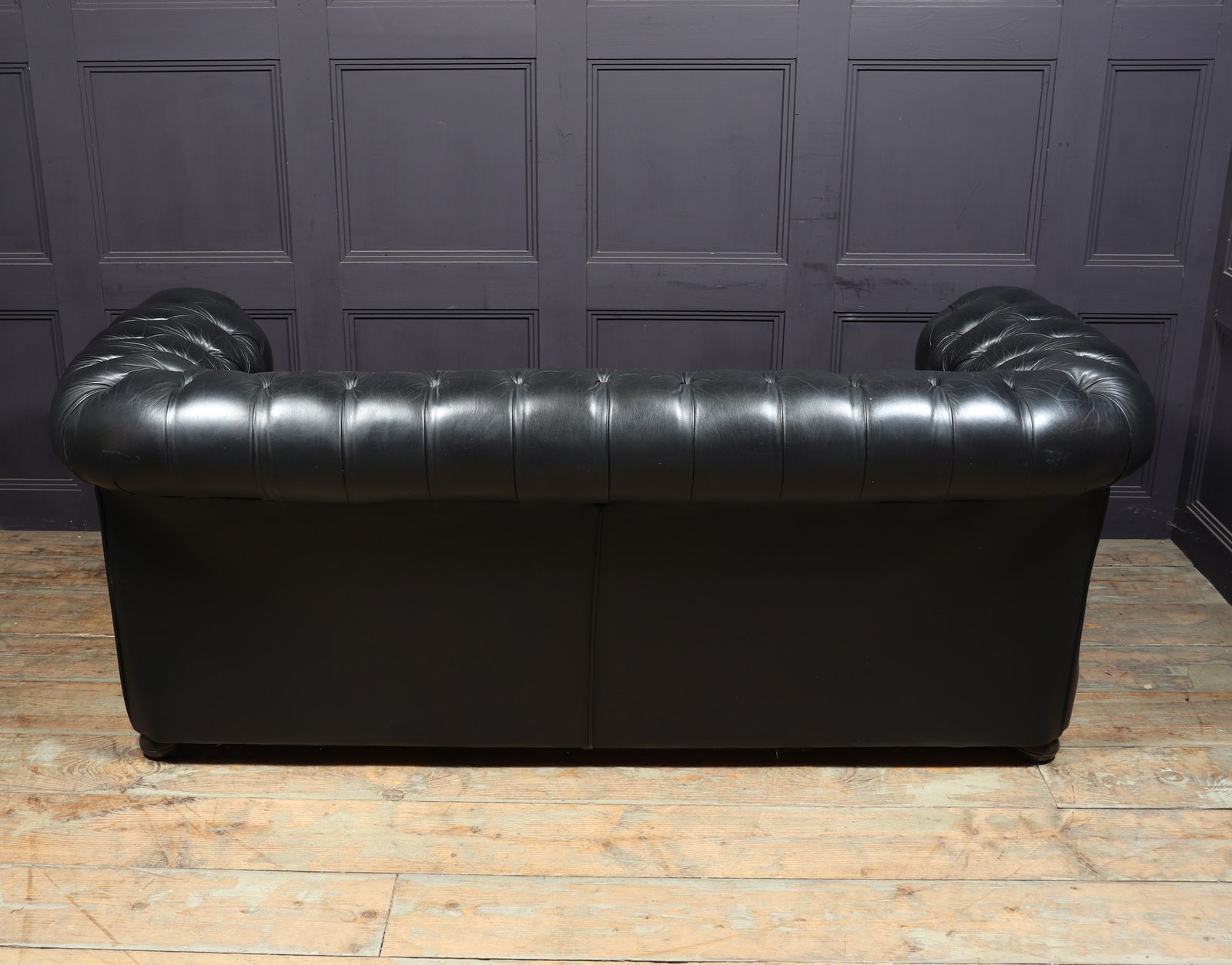 1800.0 Black Leather Buttoned Seat Chesterfield Sofa photo