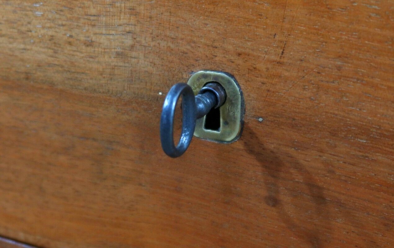 photo buy Walnut Commode, Restoration Period – 1st Part 19th