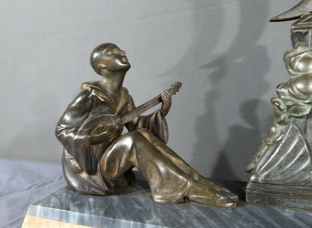 Regulate Sculpture Of Pierrot And Columbine – Early 20th Century photo vinterior