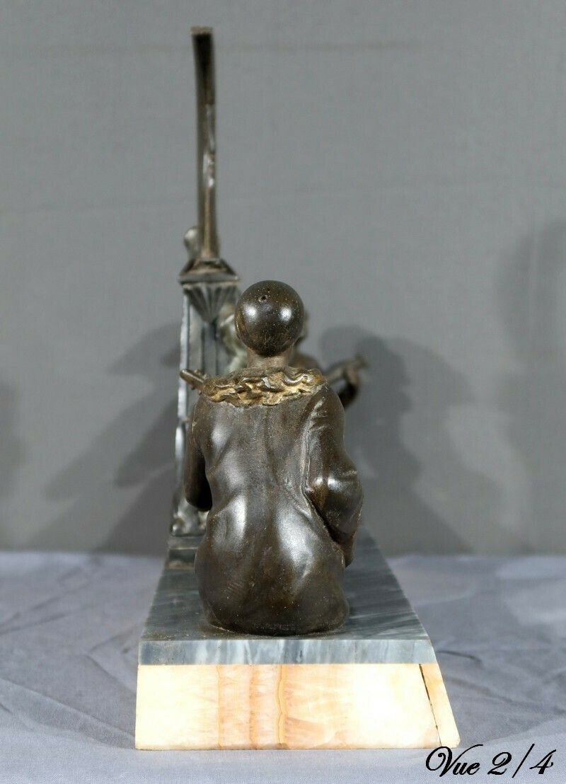 photo buy Regulate Sculpture Of Pierrot And Columbine – Early 20th Century