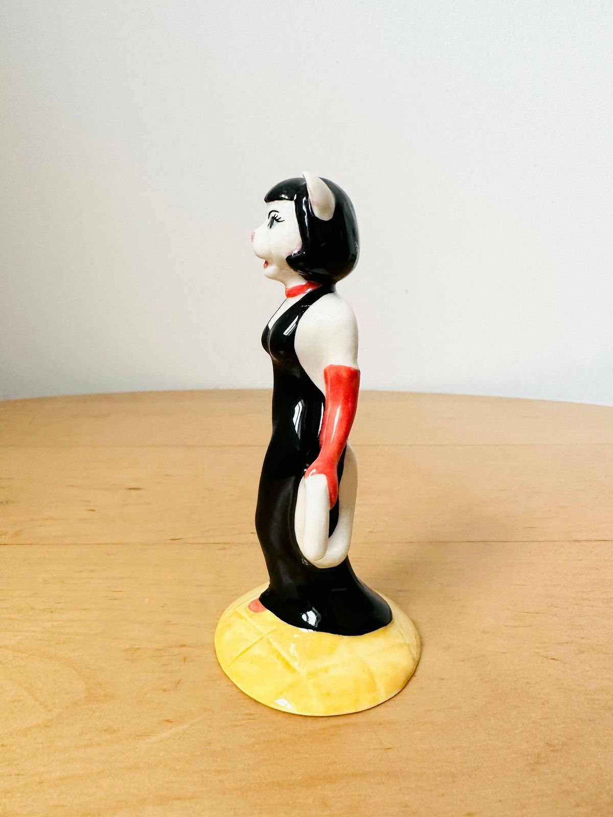 Beswick Purrfect Pitch Figurine Cc1 England Cat Singer Cat Chorus Collection photo buy