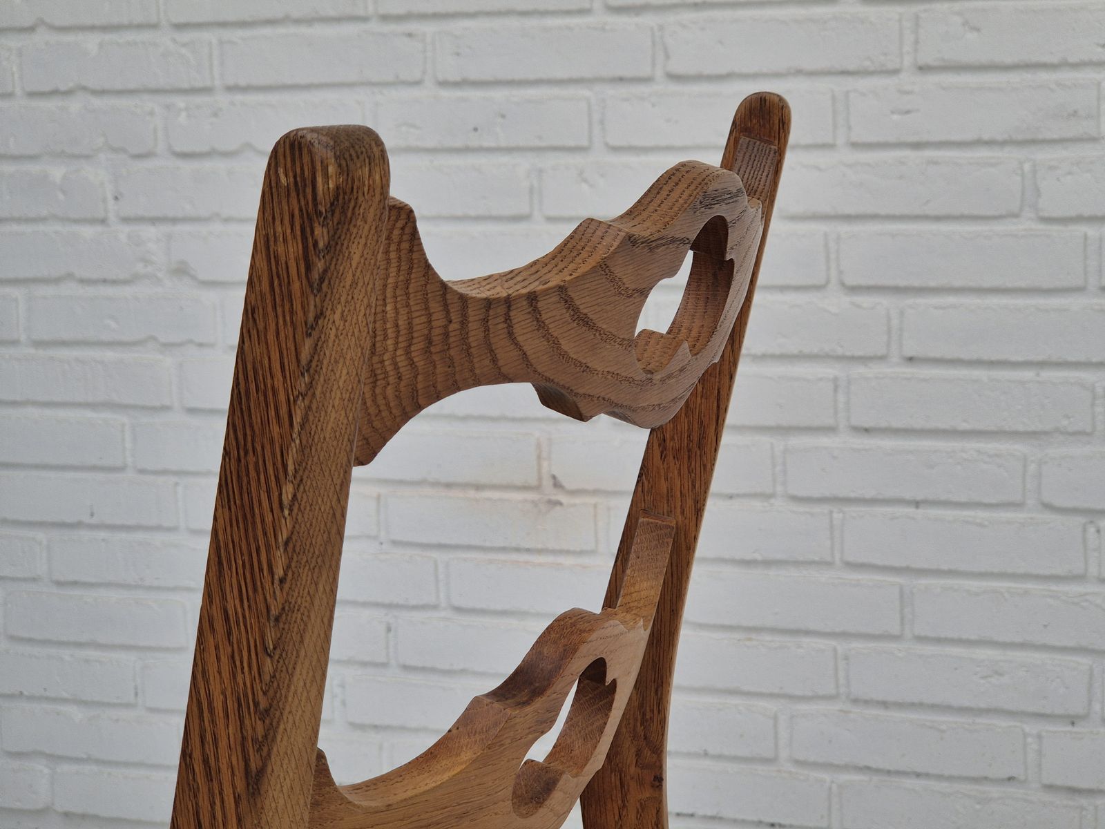photo vintage 1970s, Set Of 4 Danish Dining Chairs, Original Condition, Oak Wood, Furniture Velour.