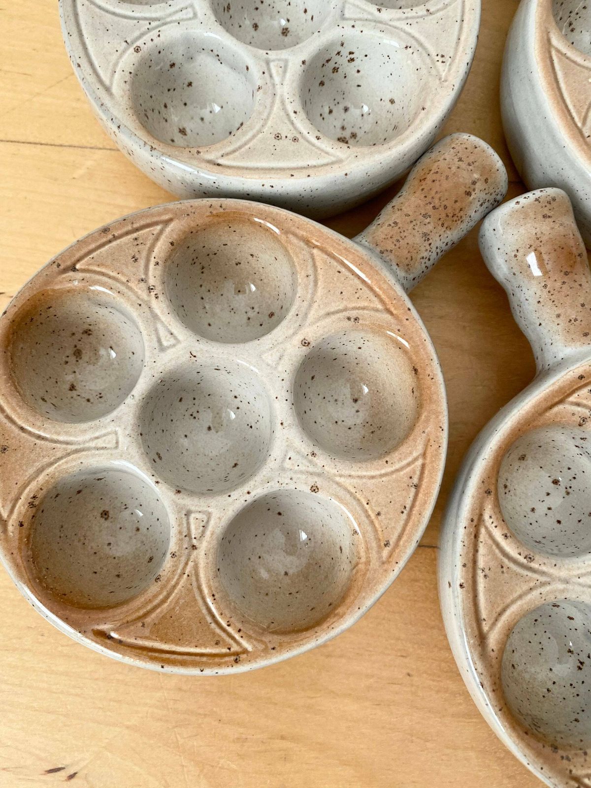 Emilie Henry French Escargot Baking And Serving Dish, Crème Brûlée Coloured Set Of 4 Snails Plate, French Ceramics photo 50.0