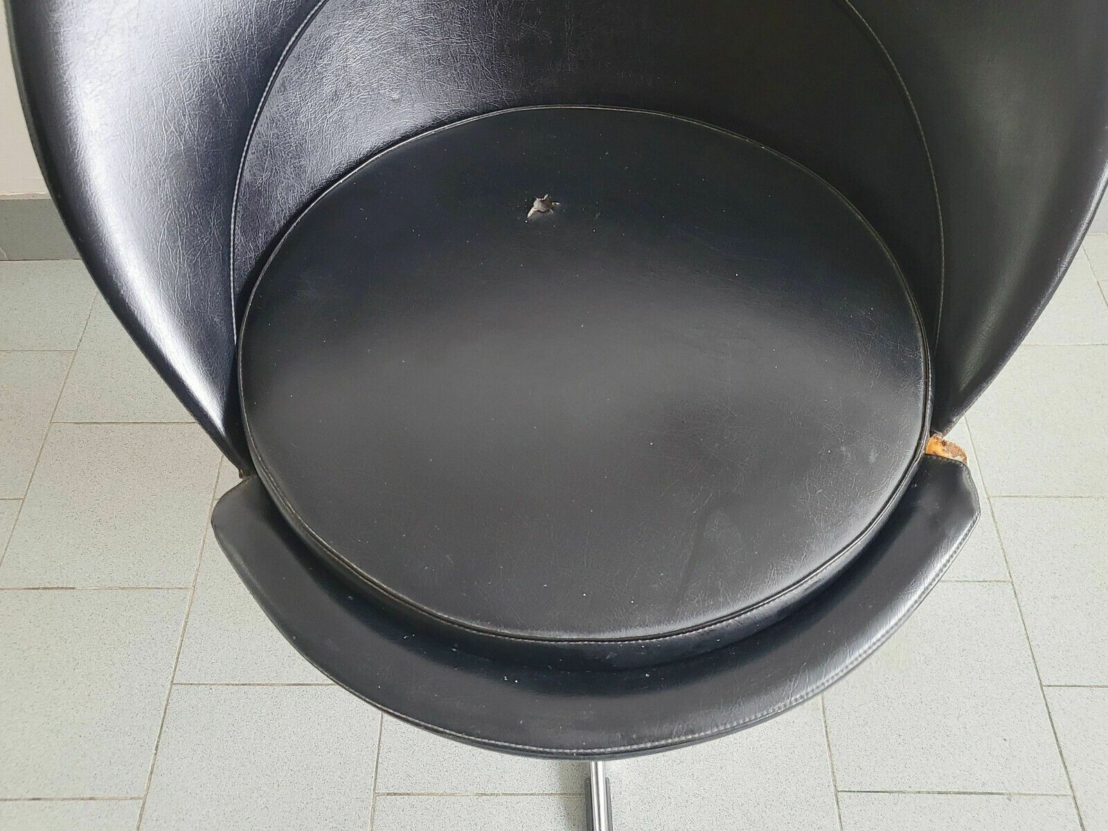Vintage Cone Chair K1 Armchair By Verner Panton 1950 Black Faux Leather & Steel photo vinterior