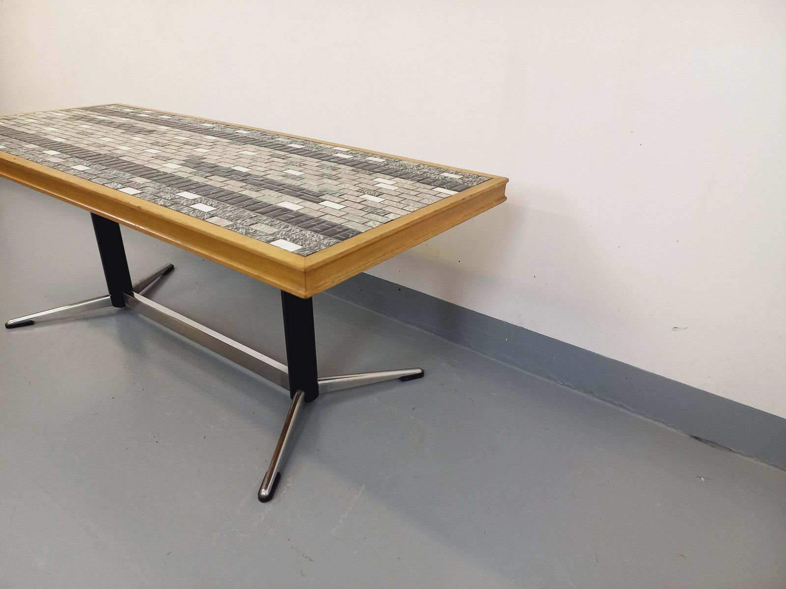 photo furniture Rechthoekige salontafel van keramiek en hout