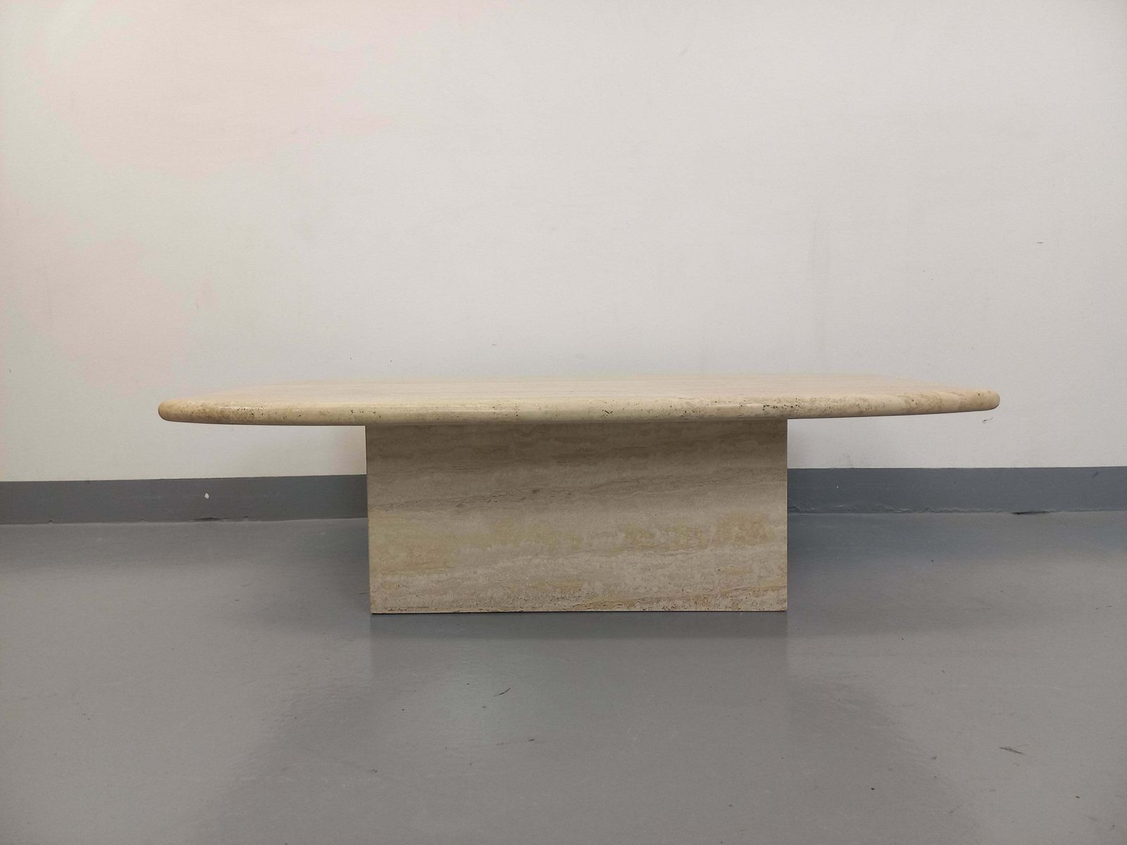 Table basse rectangulaire en travertin 2 photo 1038.0