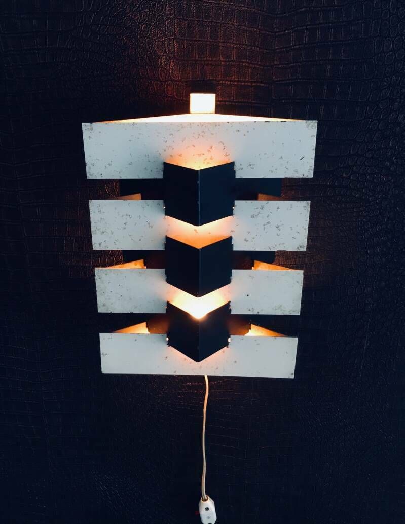 Modernist Geometric Wall Lamp By J.J.M. Hoogervorst For Anvia Almelo, Netherlands 1960's photo vinterior