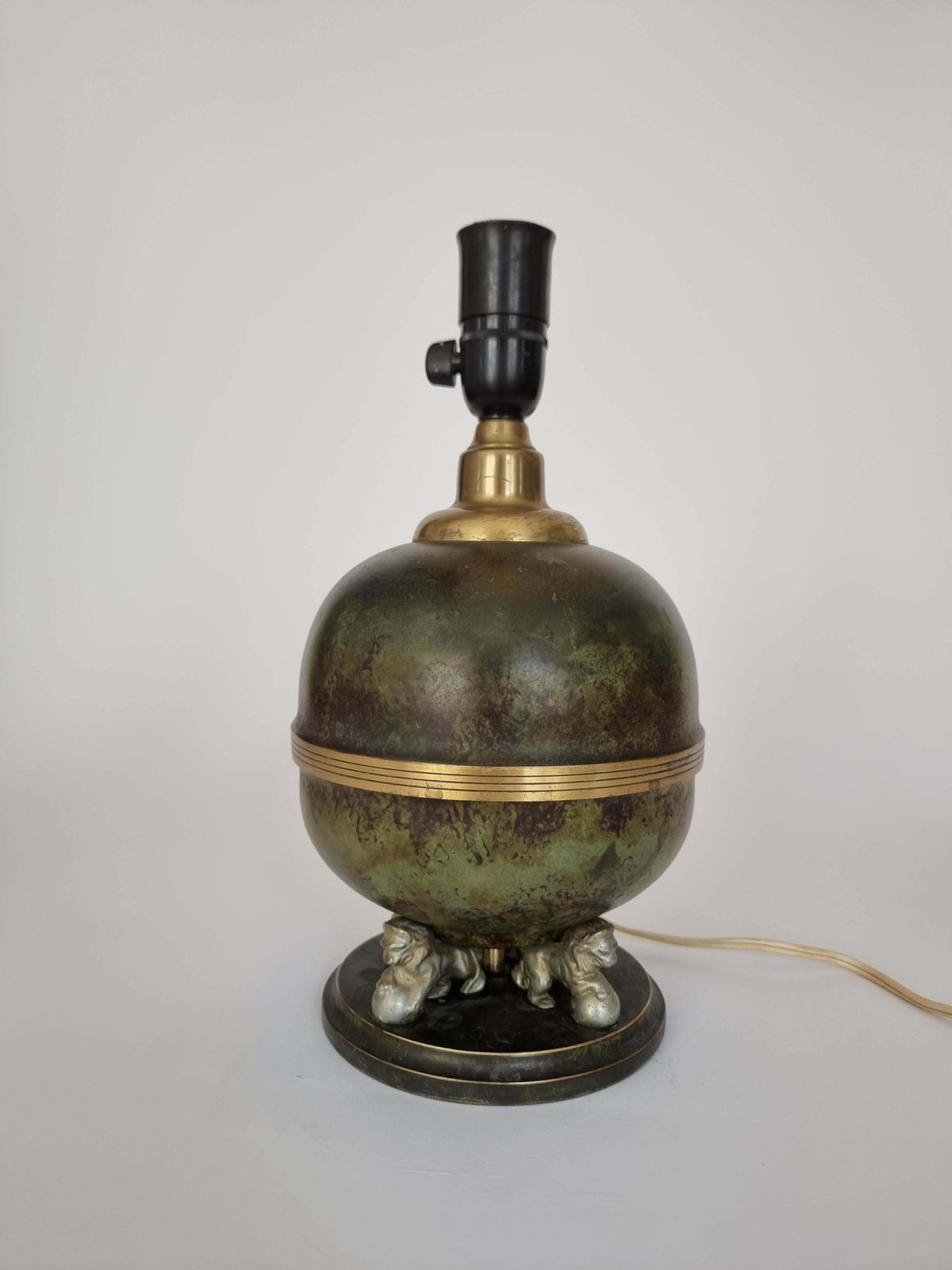 Table Lamp, Svenska Metallverken, Decor Of Lions, Swedish Grace photo for sale