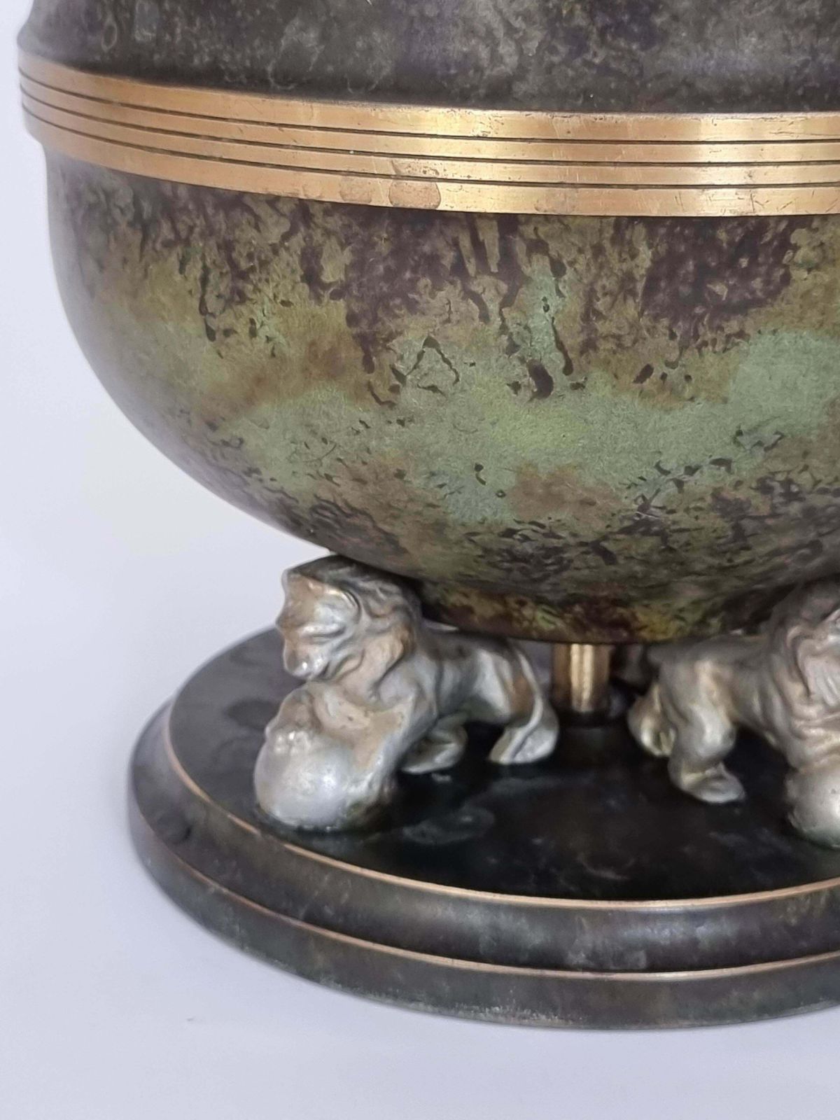 photo for sale Table Lamp, Svenska Metallverken, Decor Of Lions, Swedish Grace