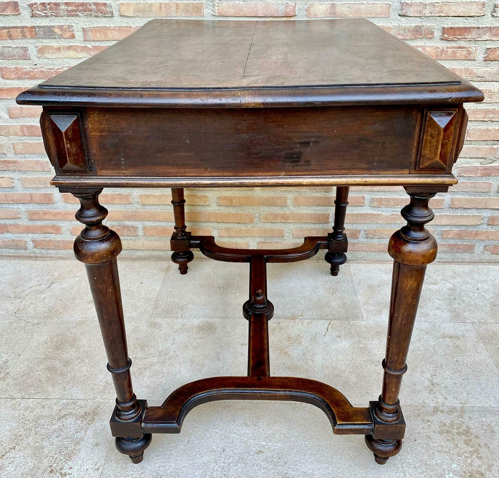 Table d'appoint Louis XVI en noyer avec tiroir, années 1920 photo vintage