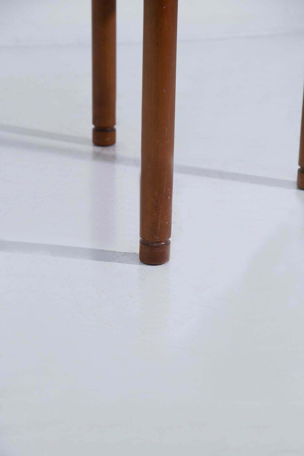 Round Wooden Coffee Table By Osvaldo Borsani photo 1865.0