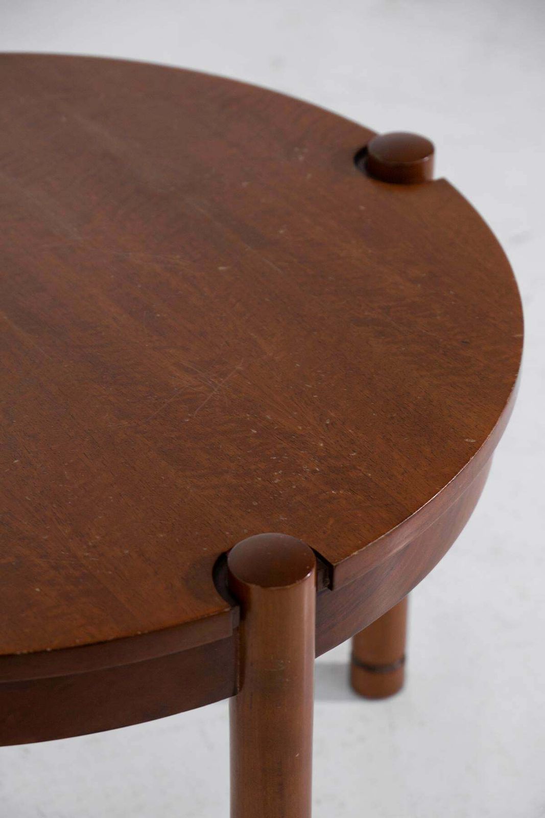 Round Wooden Coffee Table By Osvaldo Borsani photo vinterior
