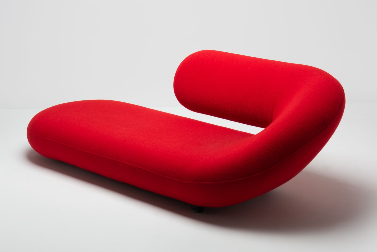 Chaise Longue 'Cleopatra'   Geoffrey Harcourt photo furniture