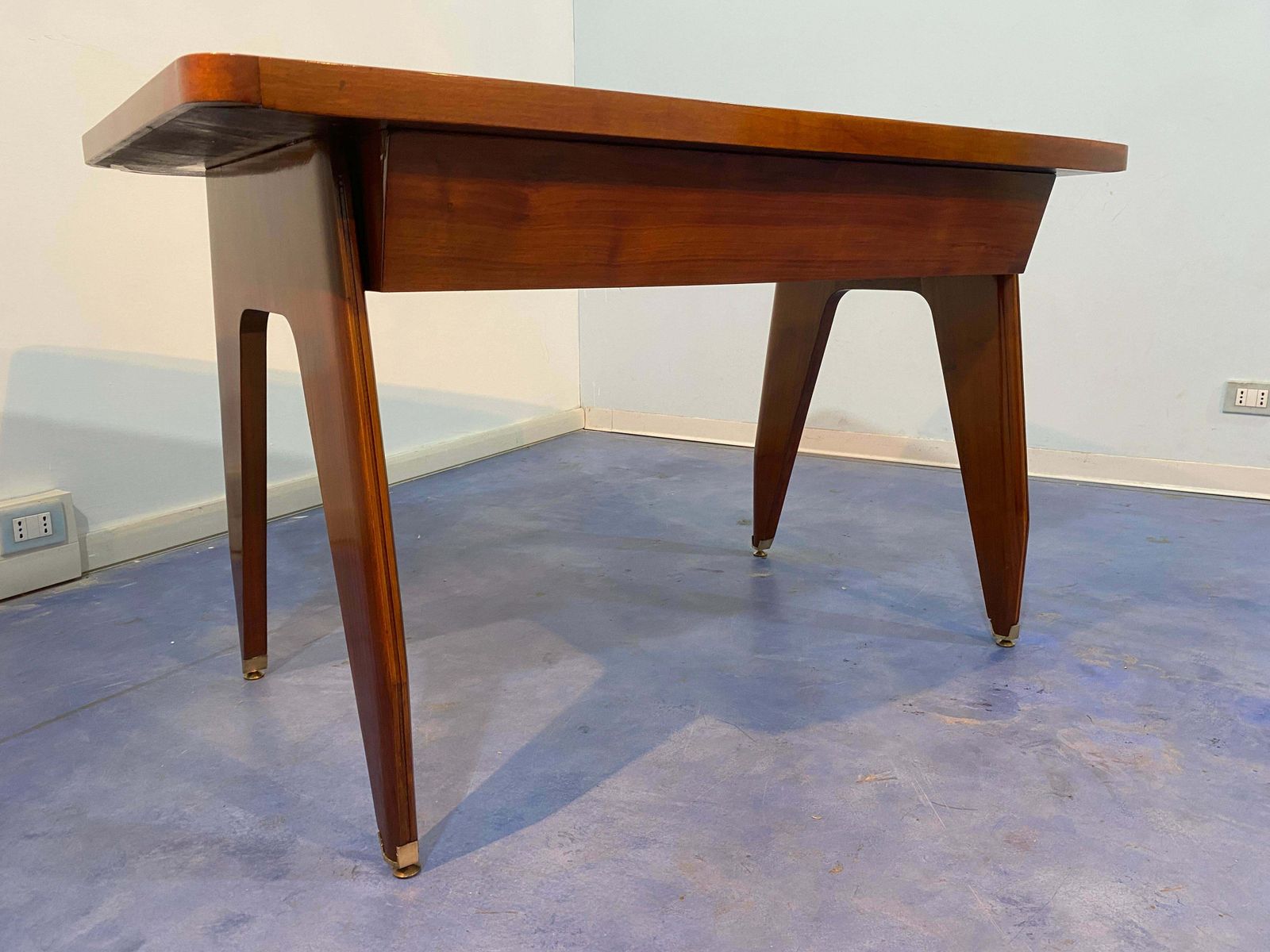 3367.0 Italian Mid Century Sculptural Desk Designed By Vittorio Dassi In 1950s photo