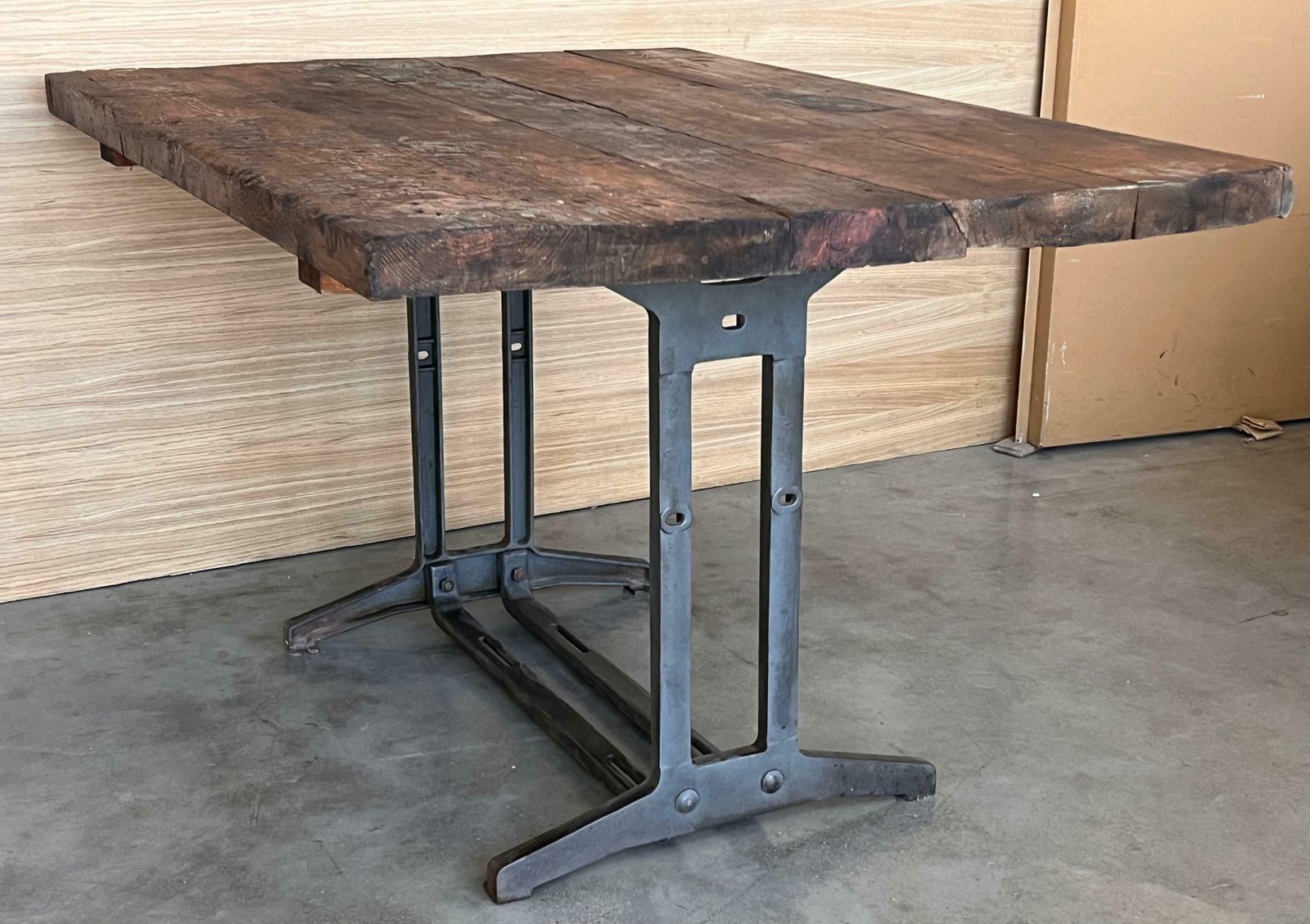 Table de travail française en fonte pleine, plateau en bois photo 3150.0