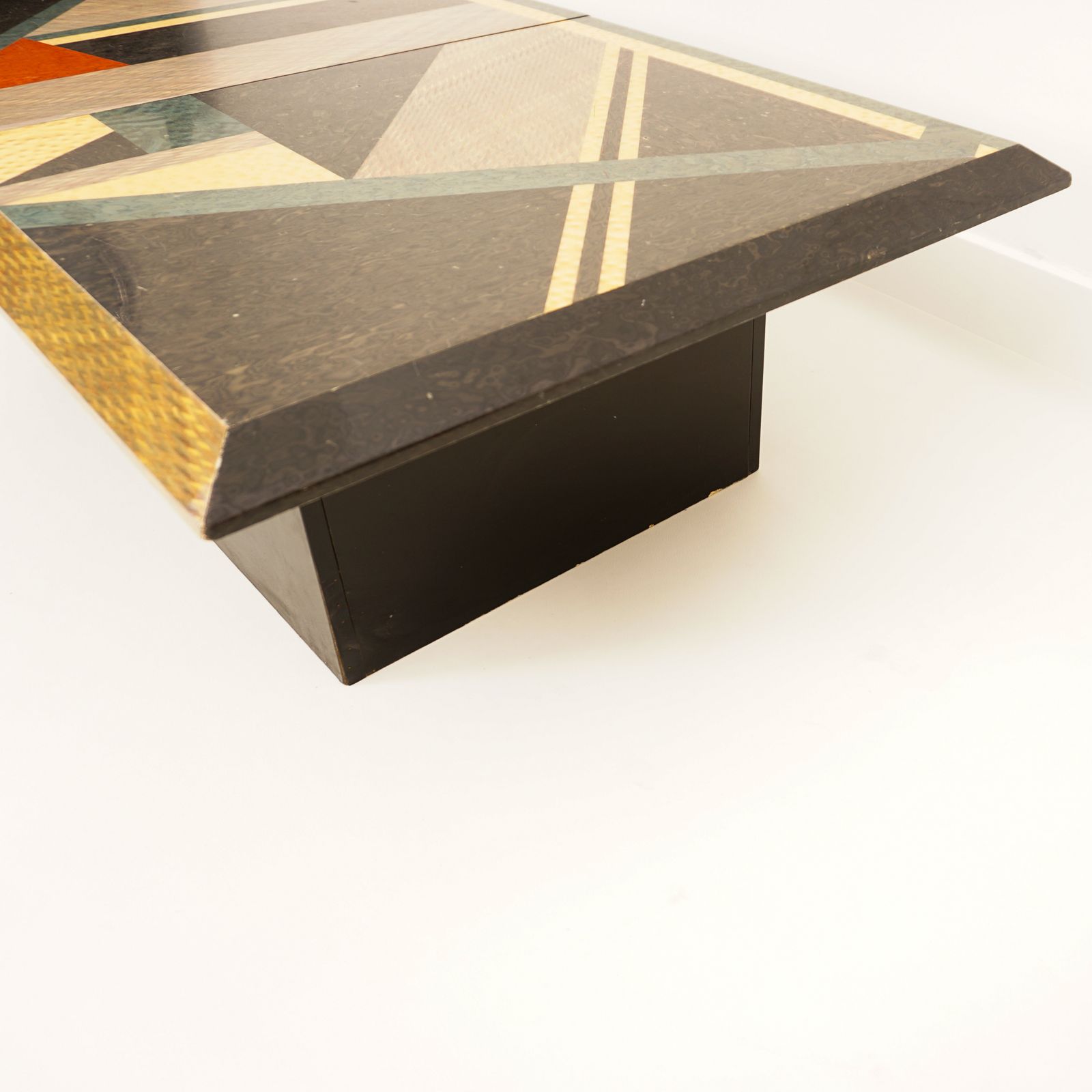 photo furniture Giovanni Offredi Coffee Table For Saporiti, 1980