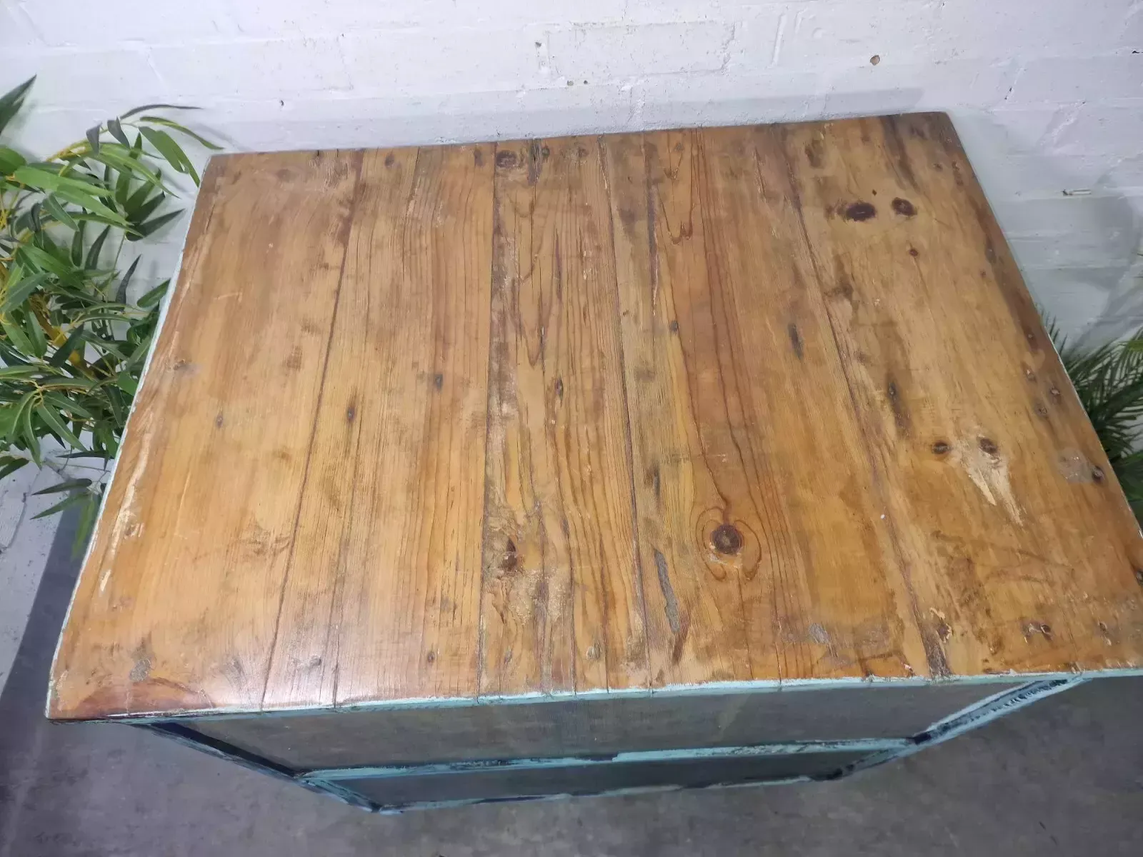 photo furniture Large Vintage Indian Kitchen Island Sideboard Console Table Drinks Tv Cabinet