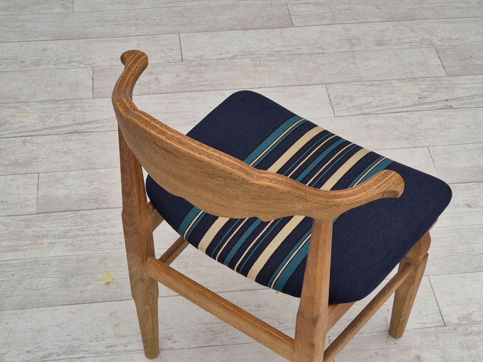 photo vinterior Ca. Jaren 1970, Deens Design Van Henning Kjærnulf Voor Eg Kvalitetsmøbel, Set Van 4 Eetkamerstoelen, In Goede Staat.