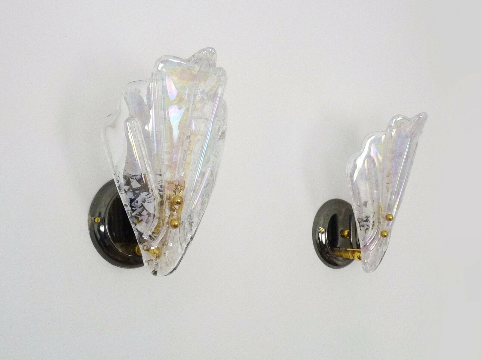 Magnificent Pair Of Vintage Leaf Shaped Wall Lights. In Molded Glass With White And Pink Glitter.. Year 80 photo 177.0