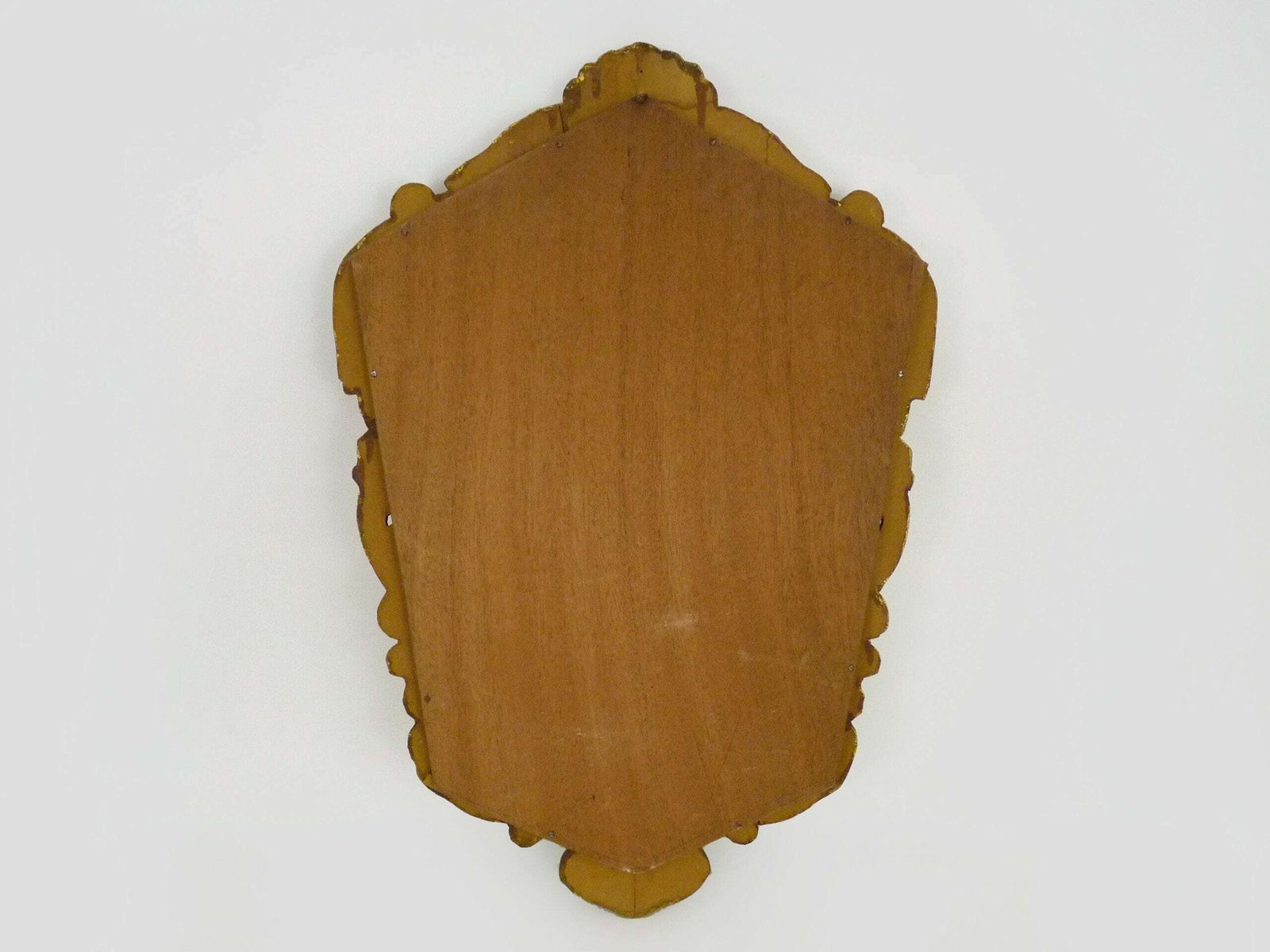 Old Wall Mirror In Wood And Gilded Stucco With Shell Decoration, Pediment Mirror. Louis XV Style. Mid 20th Century photo vintage