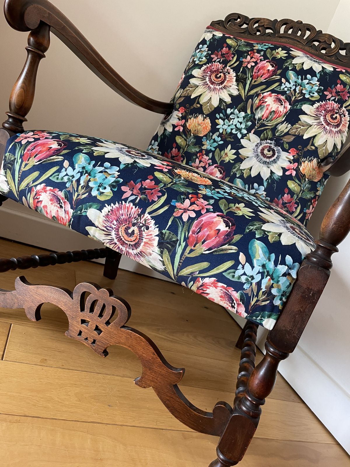 Antique Crown Throne Armchair In Upholstered Floral Fabric photo for sale