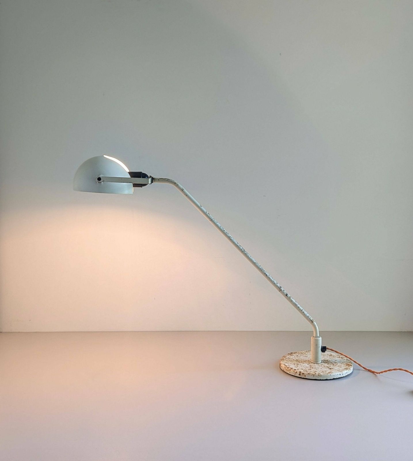 Vintage Italian Design Long Neck White Desk Metal Lamp