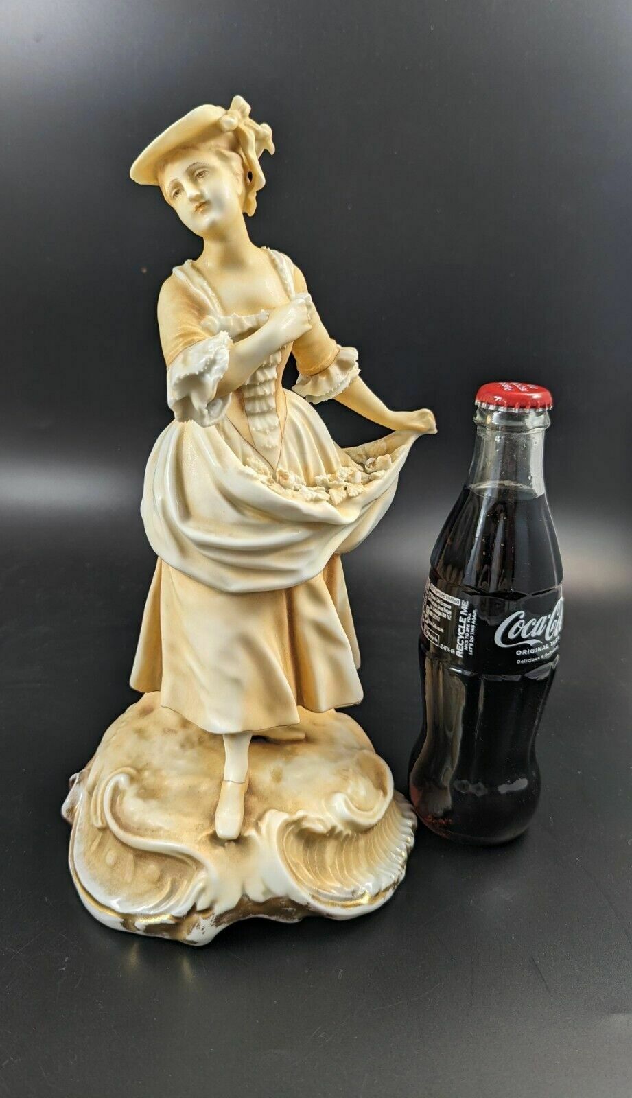 photo vinterior Parian (Biscuit Porcelain) Woman Figurine By Sitzendorf, C.1887 1900.