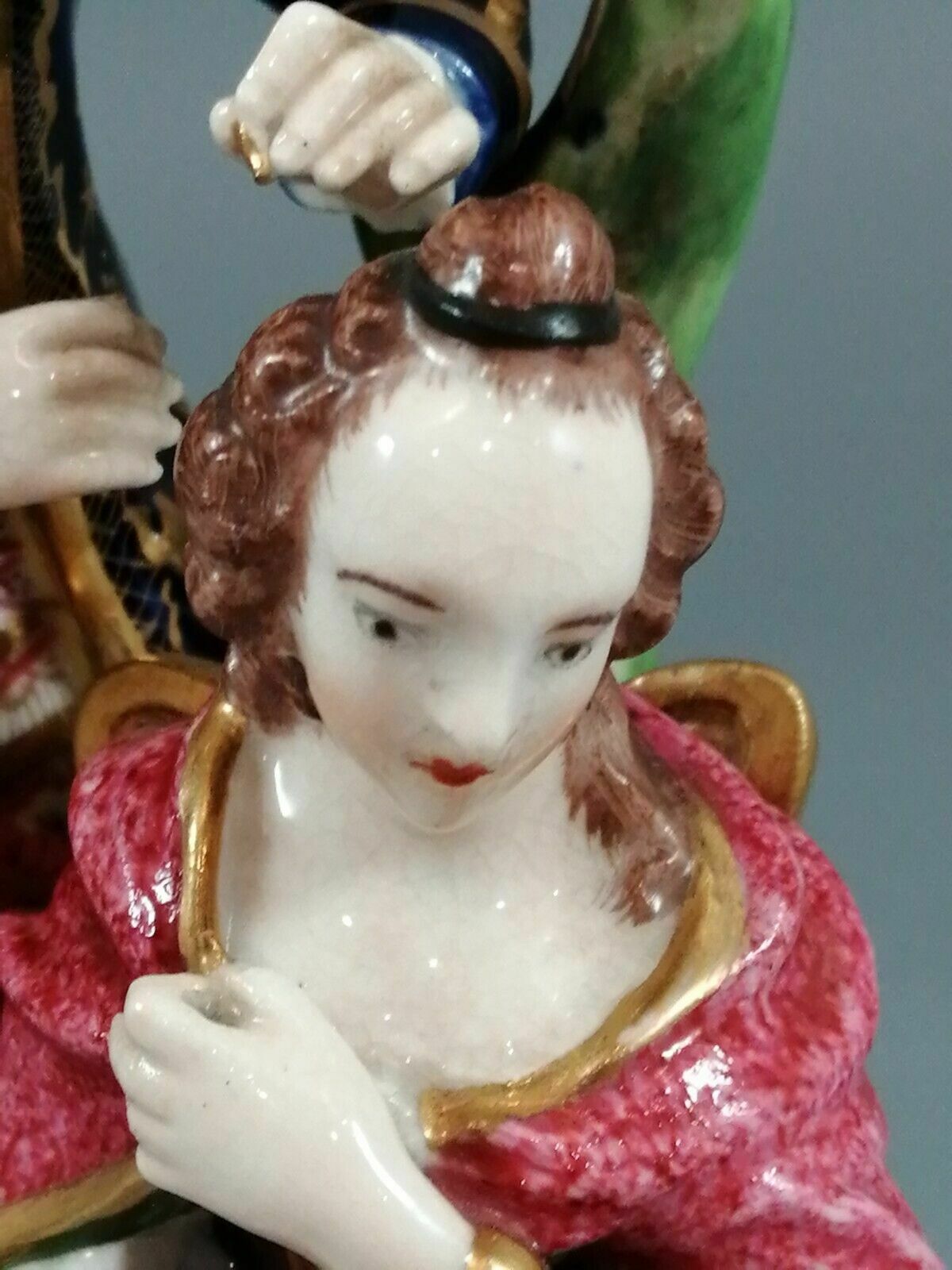 photo vinterior Antique Derby Figurine Court Hairdresser, Early 19th Century, Rare.