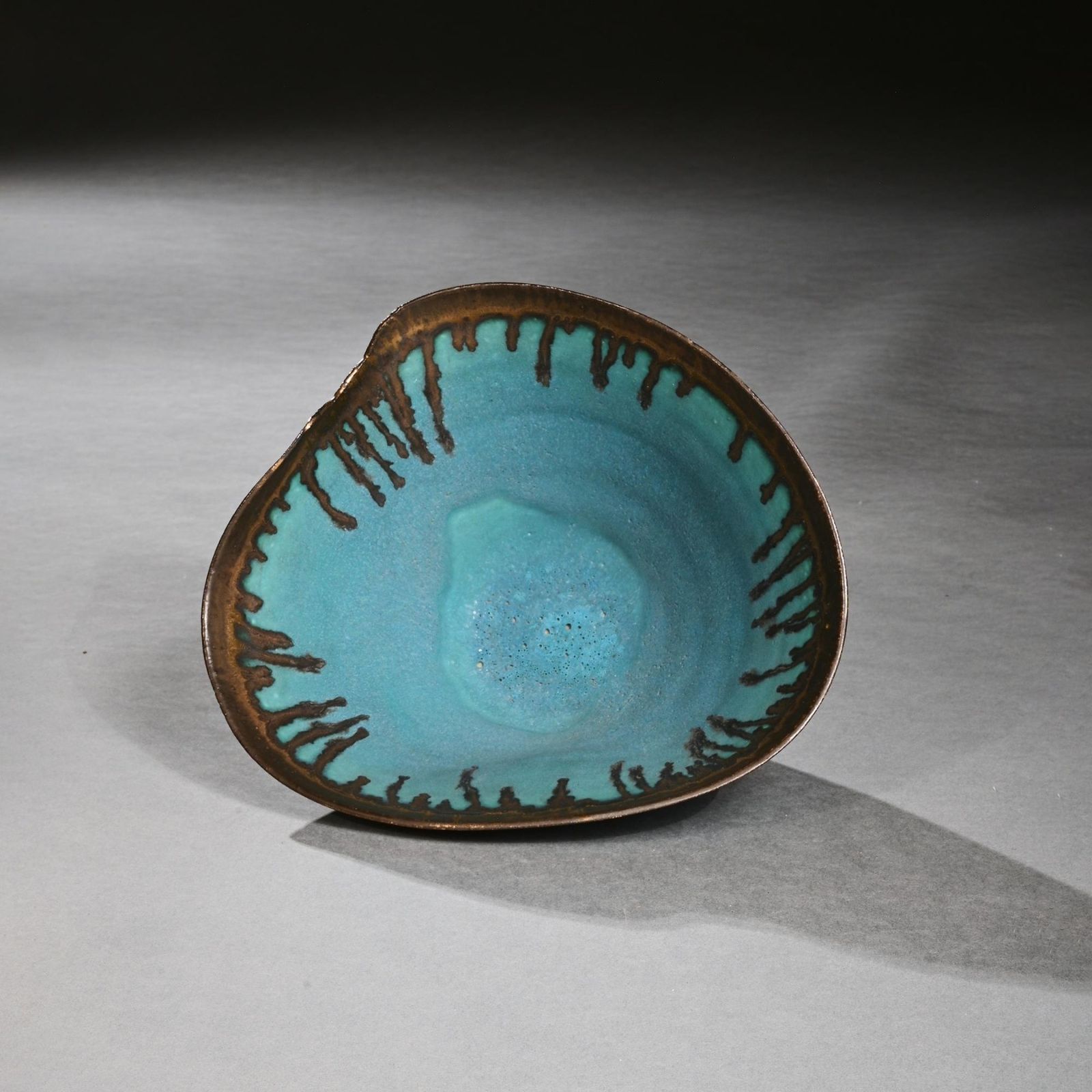 A Fine Dame Lucie Rie Turquoise Blue Stoneware Bowl With Dripping Manganese Glaze And Wavy Rim photo 24500.0