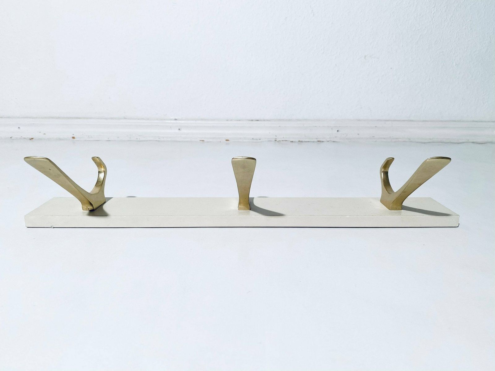 Elegant Mid Century White & Gold Wooden Coat Rack Hook / Vintage Rockabilly Decor 1950s photo vintage