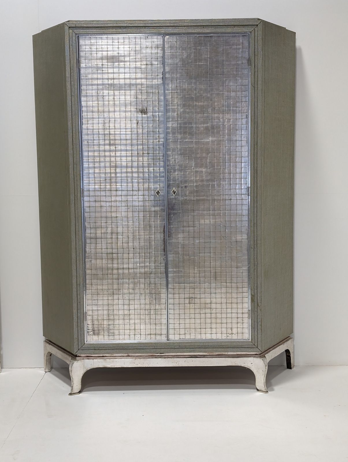 photo vintage Luxury Design Custom Large Cupboard